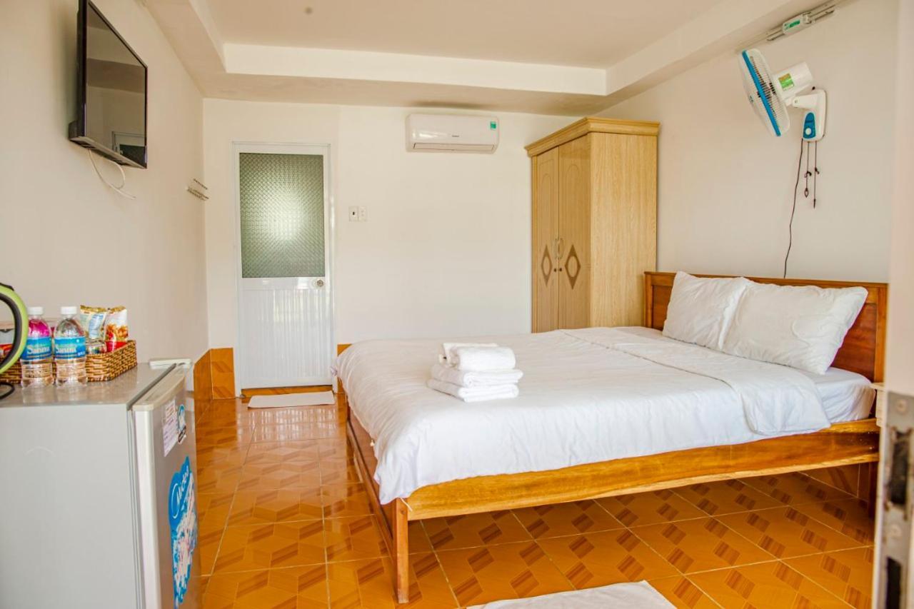 Thien Tan Hotel Chi Khu Co Ong Exterior photo