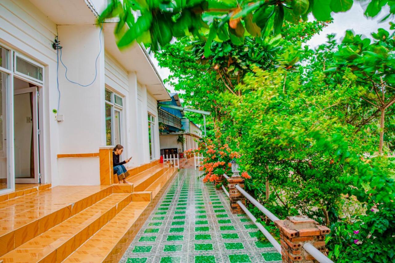 Thien Tan Hotel Chi Khu Co Ong Exterior photo
