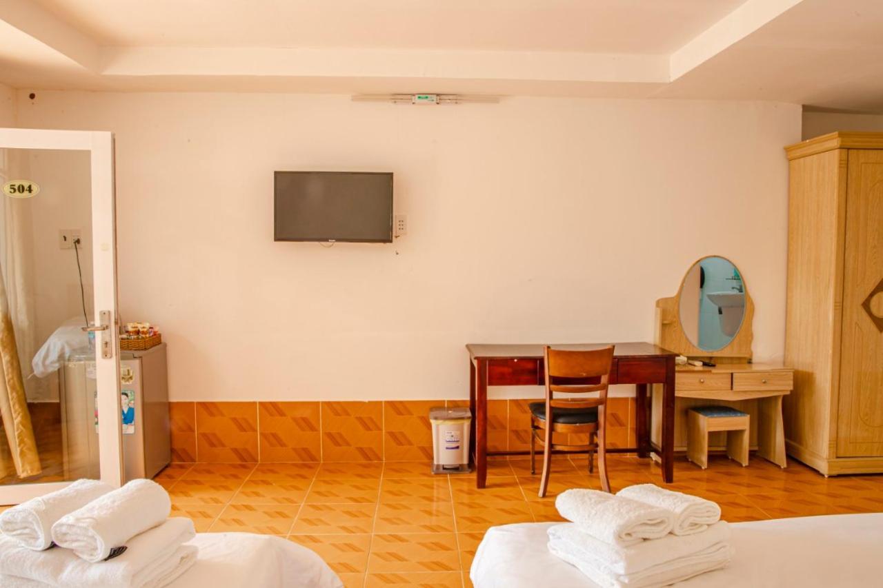 Thien Tan Hotel Chi Khu Co Ong Exterior photo