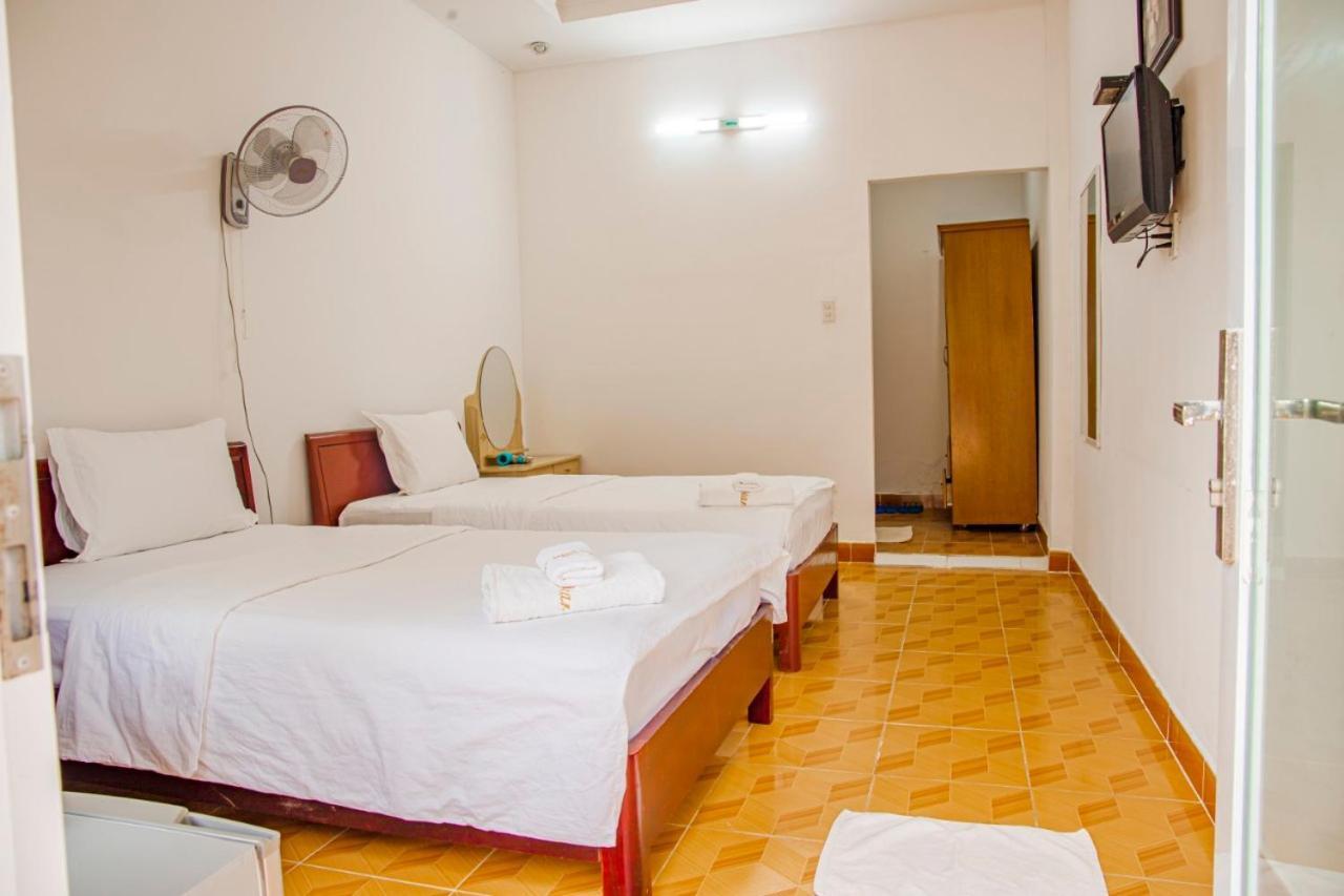 Thien Tan Hotel Chi Khu Co Ong Exterior photo